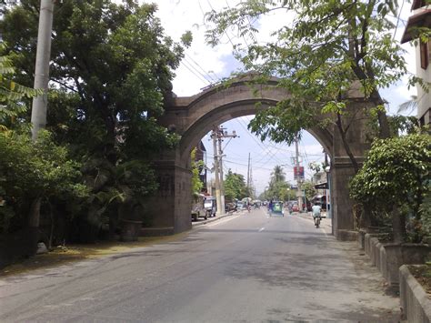 Arkong Bato .